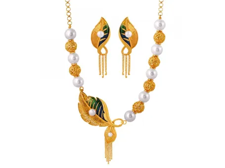 Exclusive Chic 22k Gold Necklace And Earring Jewellery Set With Pearls