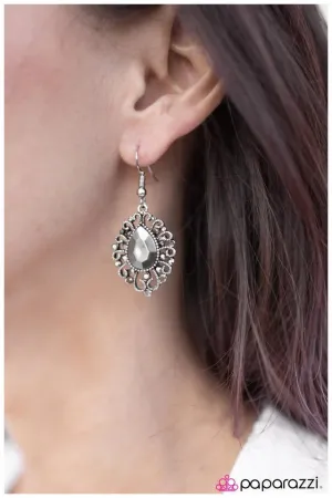 Paparazzi Earring ~ Baby, Youre So Classic - Silver