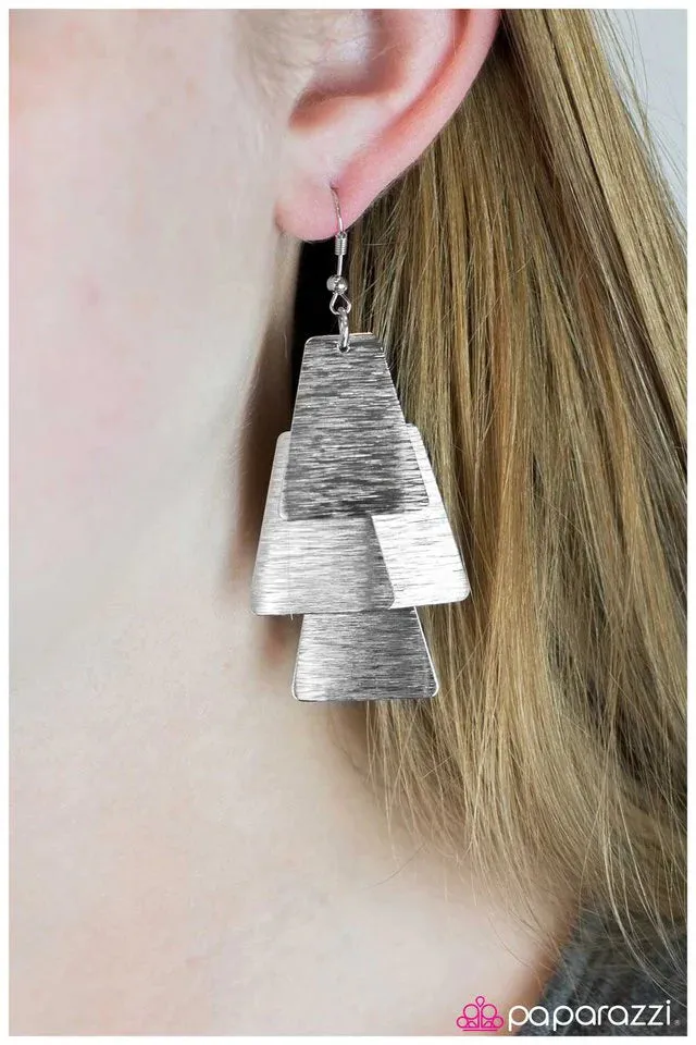 Paparazzi Earring ~ Blank Space - Silver