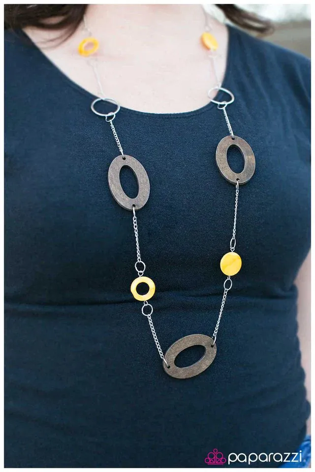 Paparazzi Necklace ~ See the Distinction? - Yellow