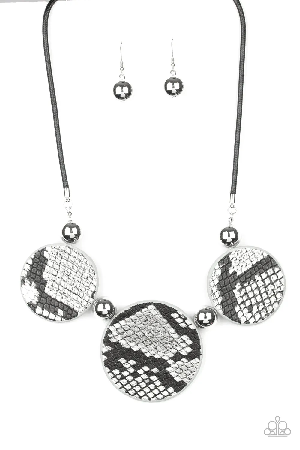 Paparazzi Necklace ~ Viper Pit - Black