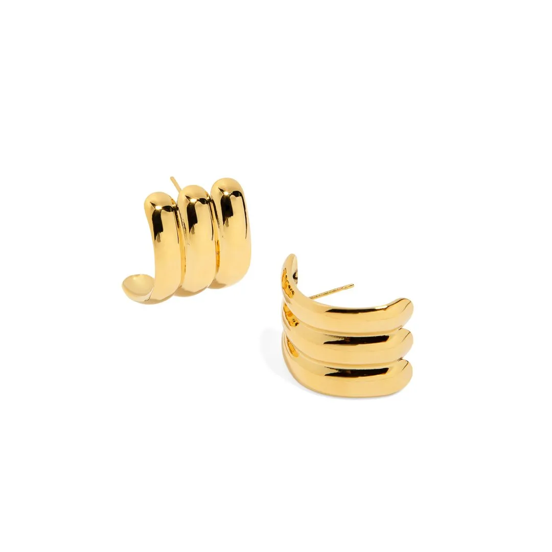 RIBBED CURVE GOLDEN EARRINGS